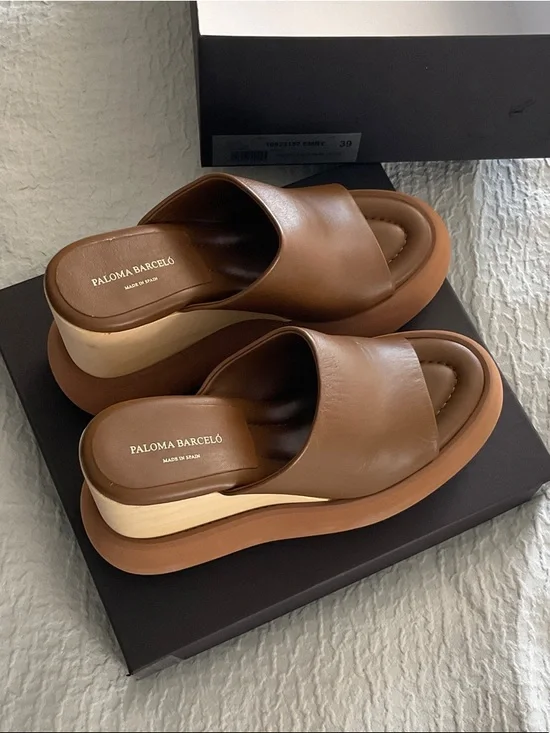 PALOMA BARCELO
Made In Spain Leather Wedge  mules Platform 
Size 39 - Picture 3 of 13